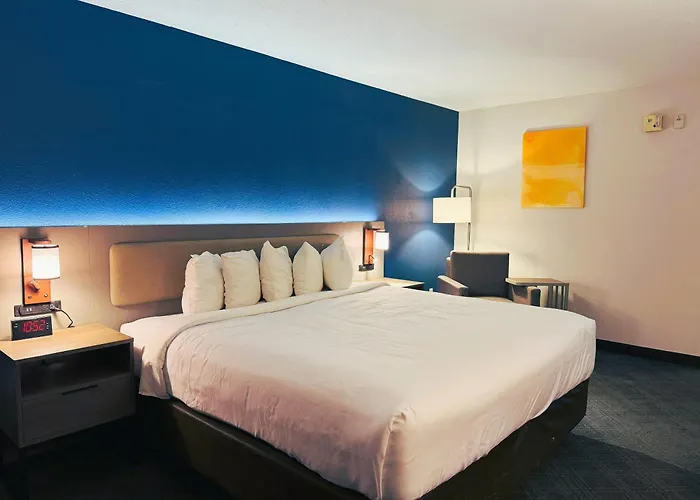 Comfort Inn & Suites Sheboygan I-43