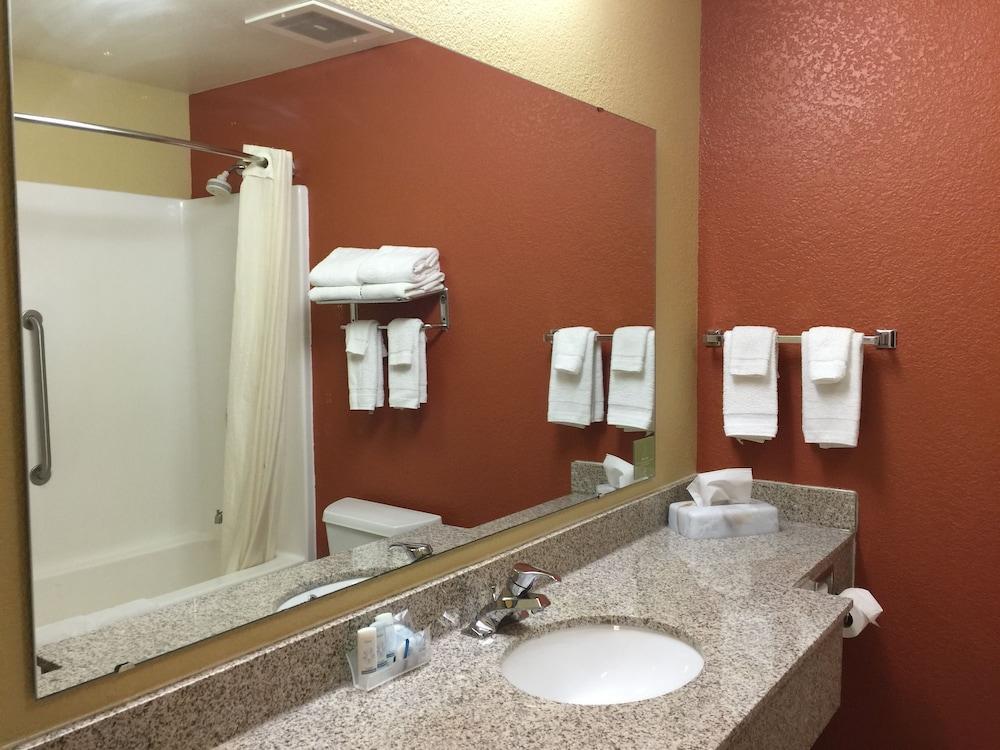 Comfort & I-43 Sheboygan