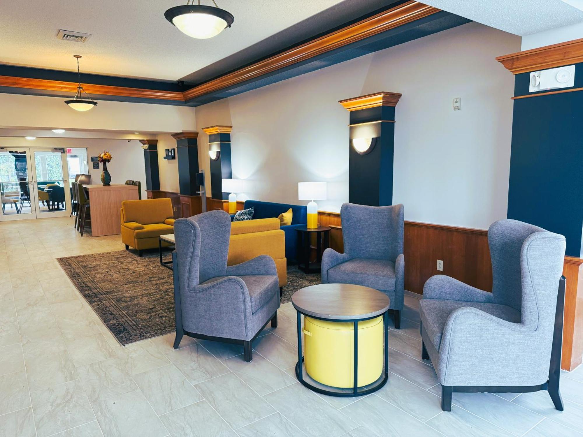 Comfort & I-43 Hotel Sheboygan