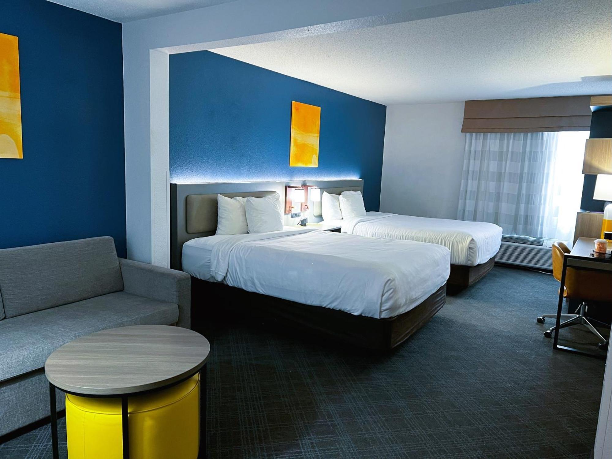 Hotel Comfort & I-43