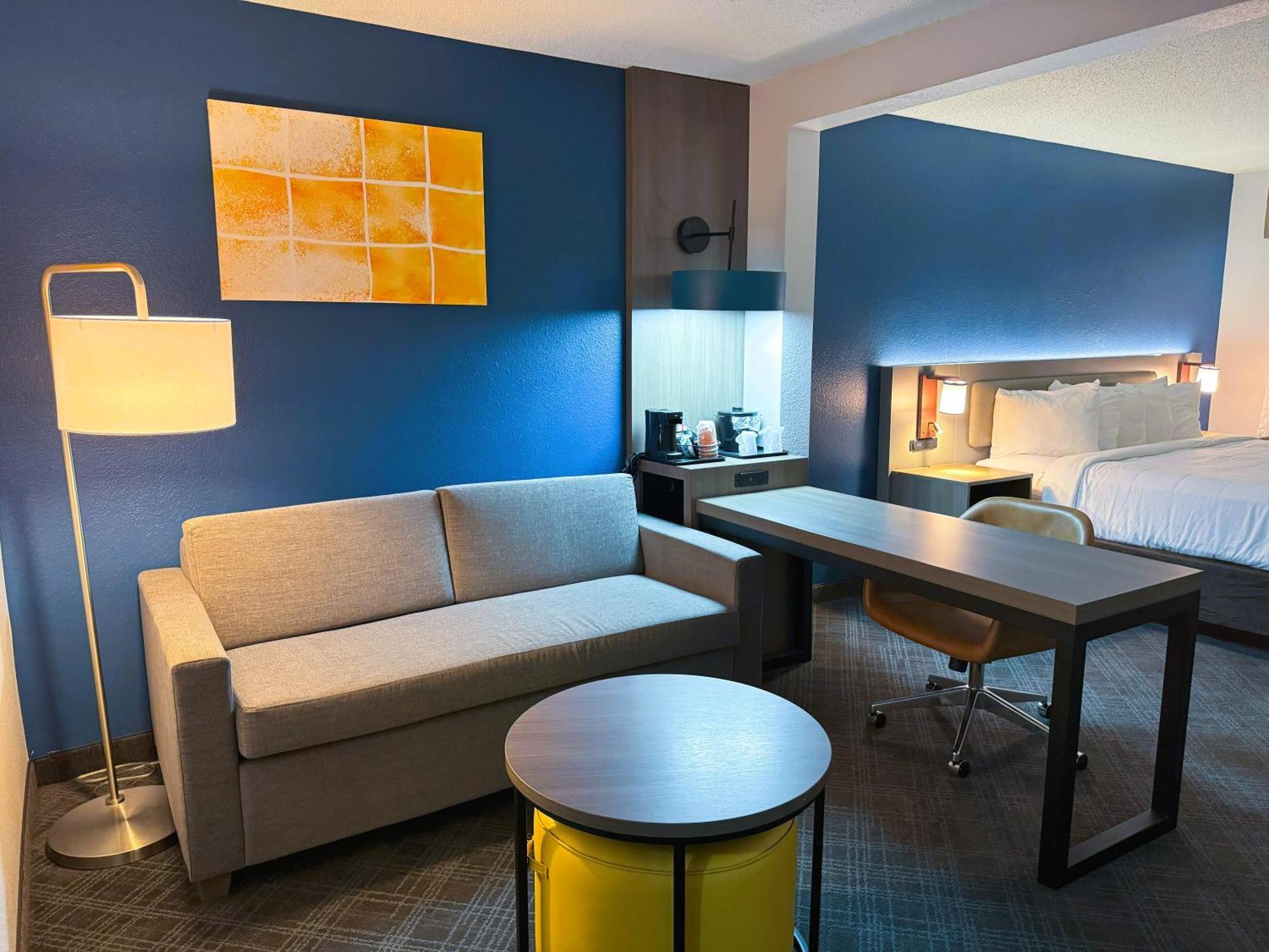 Comfort & I-43 Hotel Sheboygan