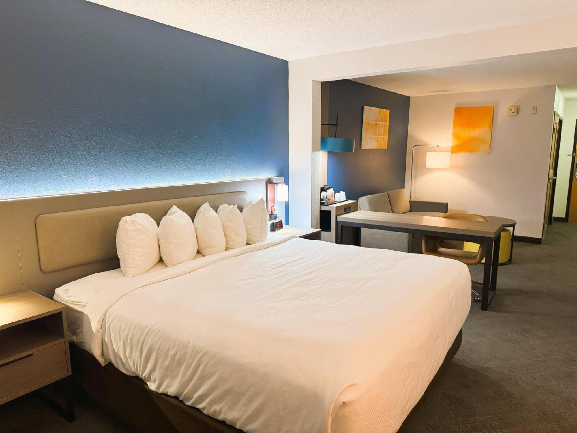 Hotel Comfort & I-43 Sheboygan
