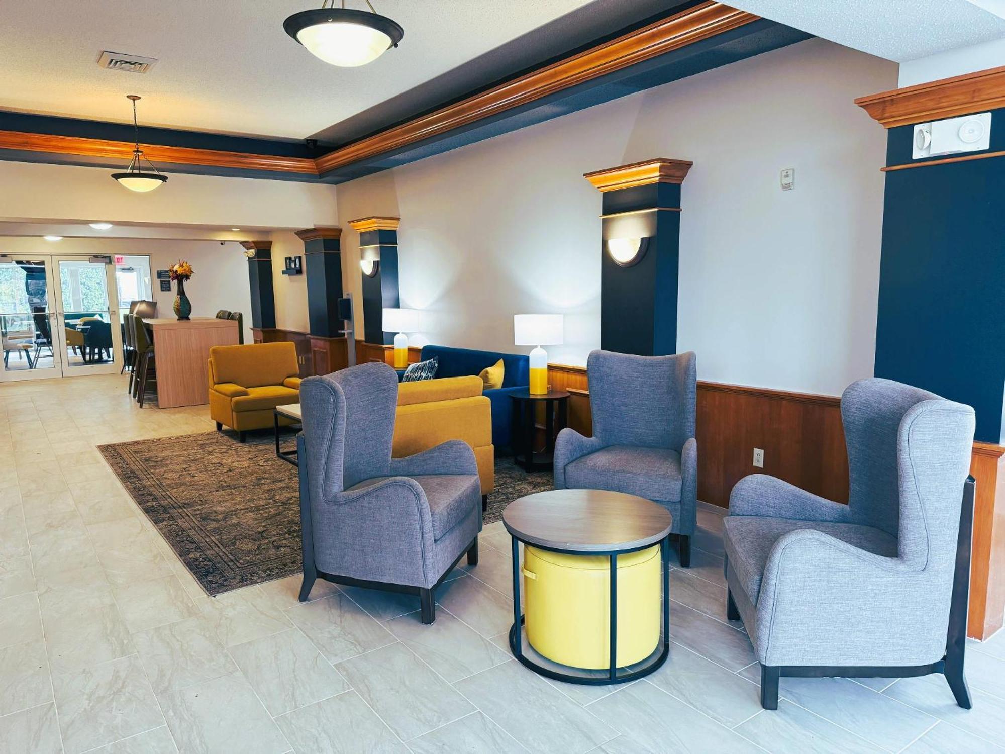 Comfort & I-43 2* Sheboygan