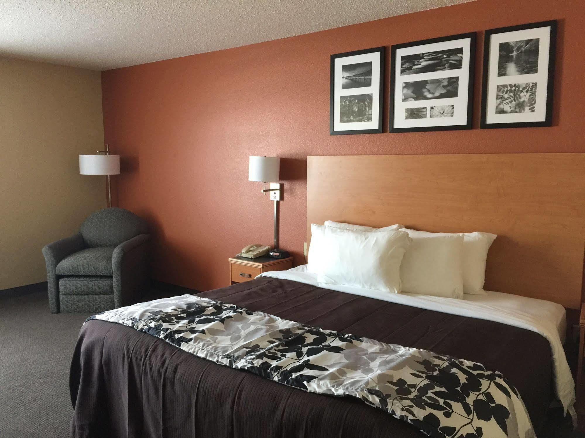 Hotel Comfort & I-43 2*