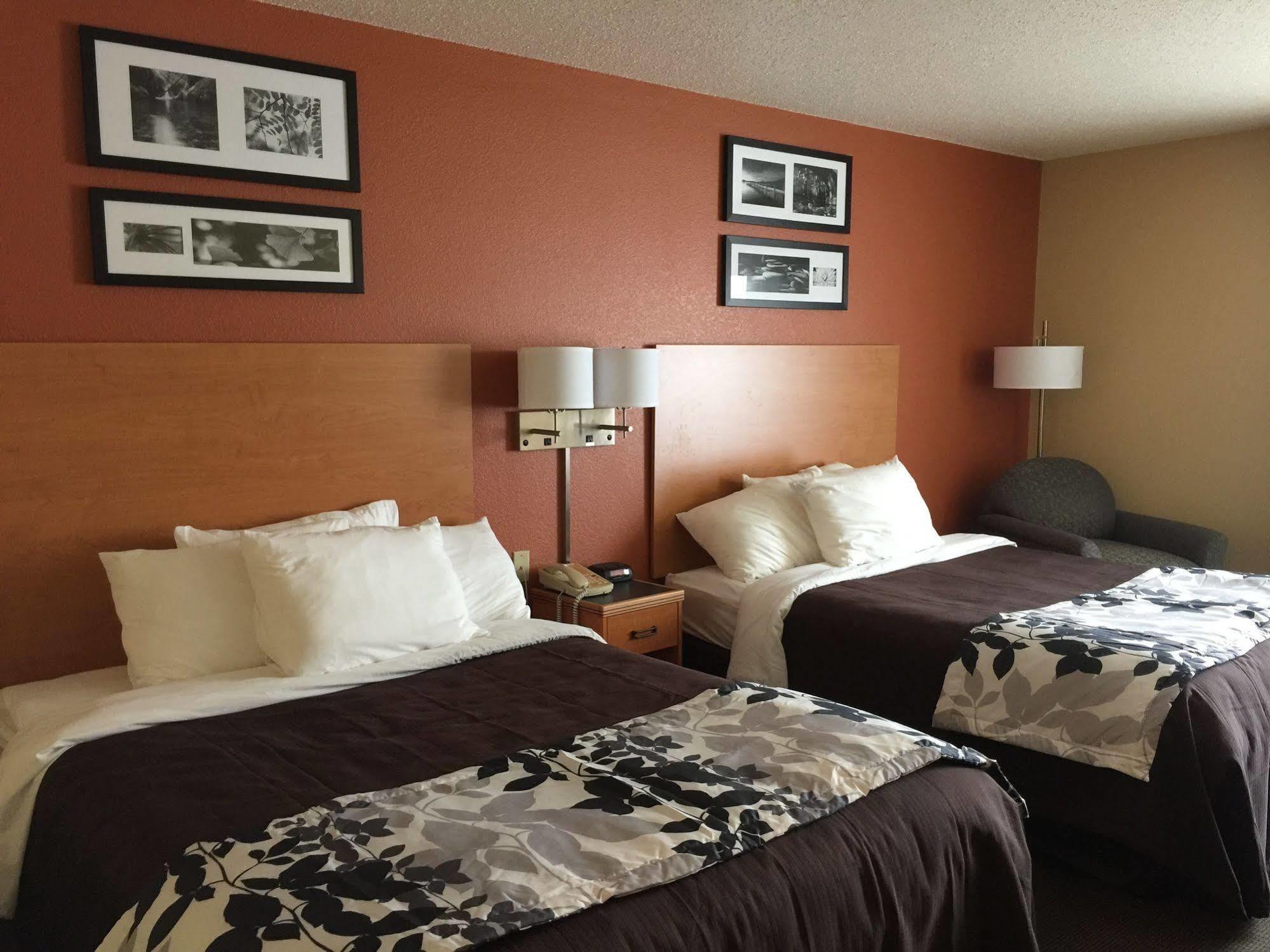 Comfort & I-43 Hotel