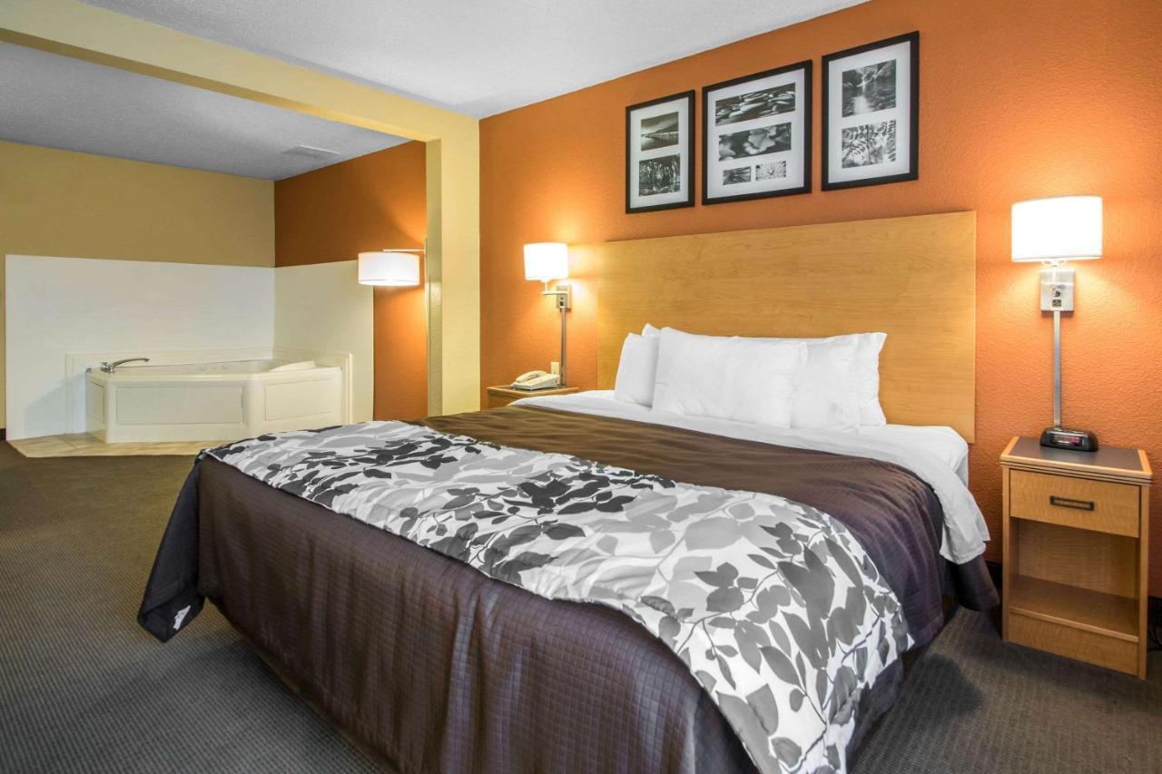 Comfort & I-43 Hotel 2*